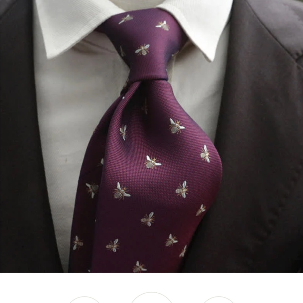Elegant Burgundy Bee Pattern Tie